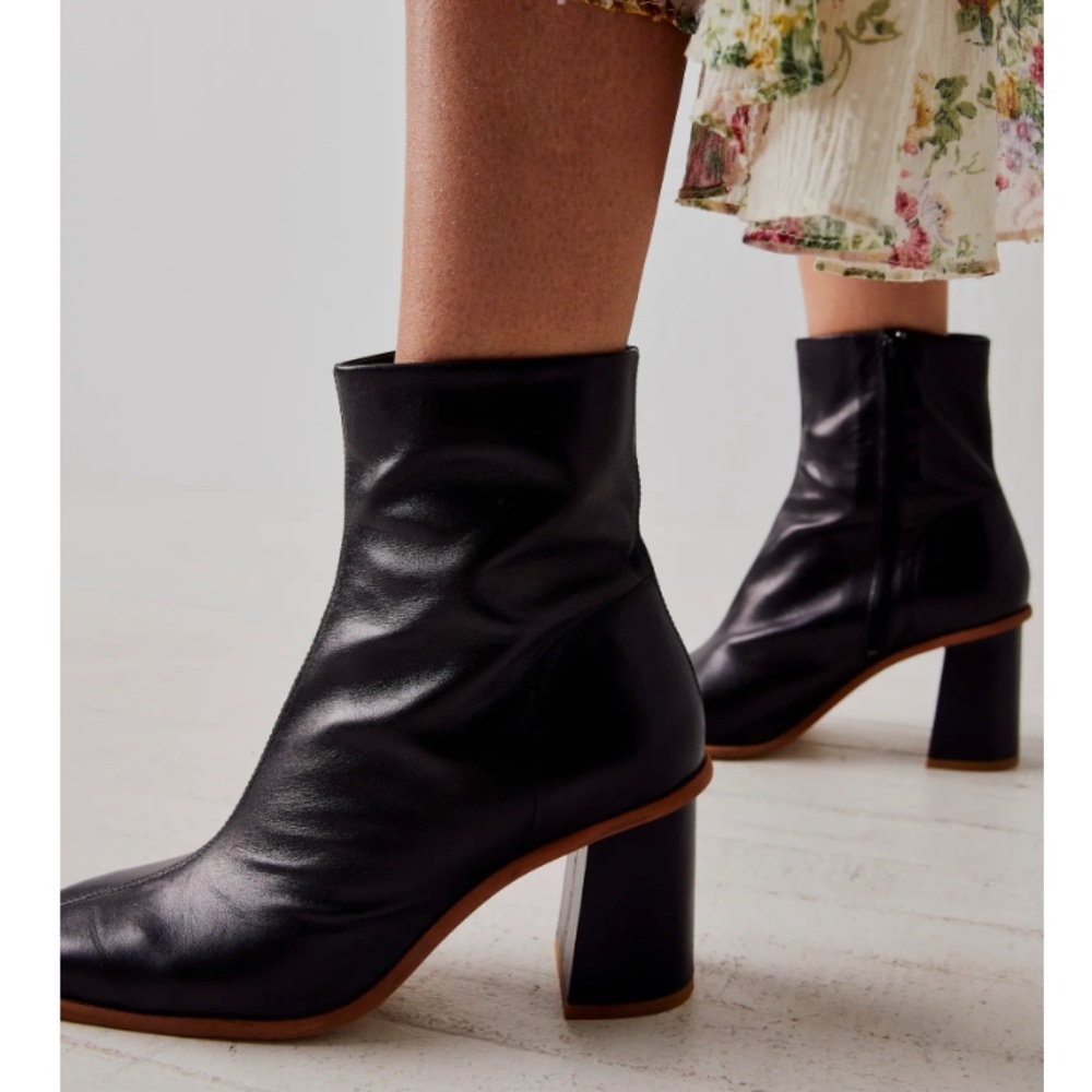 Free People | Sienna Ankle Heeled Leather Boots in Black Size 7